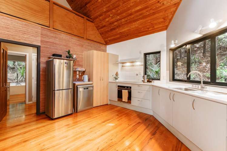 8 Kauri Loop Road Oratia_7