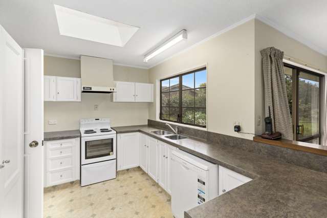 41 Waddington Drive Naenae_4