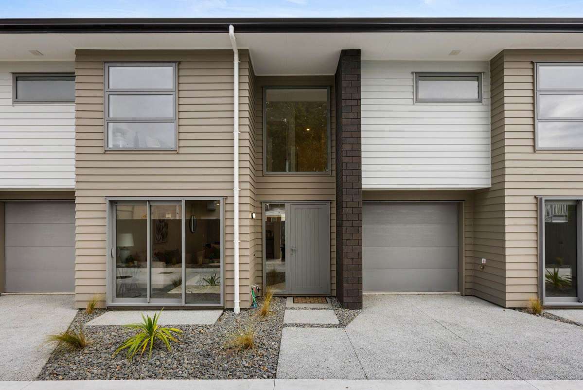 100B Point England Road_0