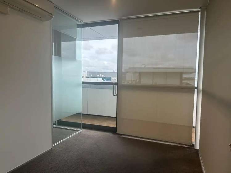 Suite 6/D4/59 Apollo Drive Rosedale_3