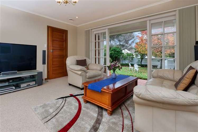 19 Achilles Crescent Narrow Neck_17