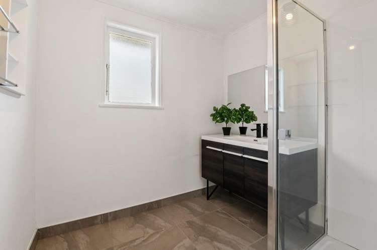 2a Manuka Crescent Hillcrest_10