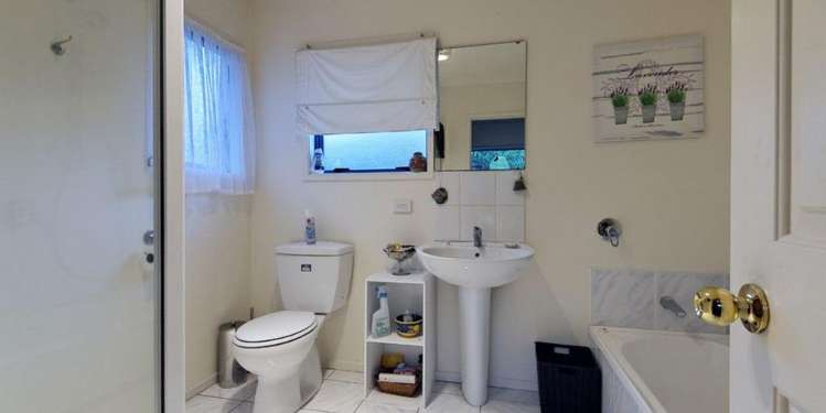 35 Chamari Close Titirangi_8