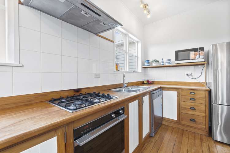 27 Bledisloe Terrace Hamilton East_8