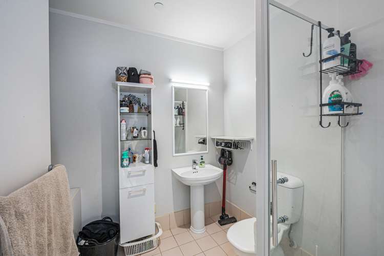 16B/30 Westward Ho Glen Eden_8