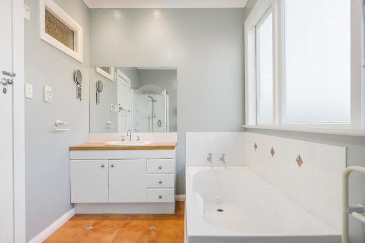 74 Donald Street Karori_16