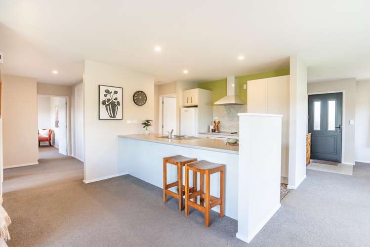 5/3 Georgia Grove Paraparaumu_4