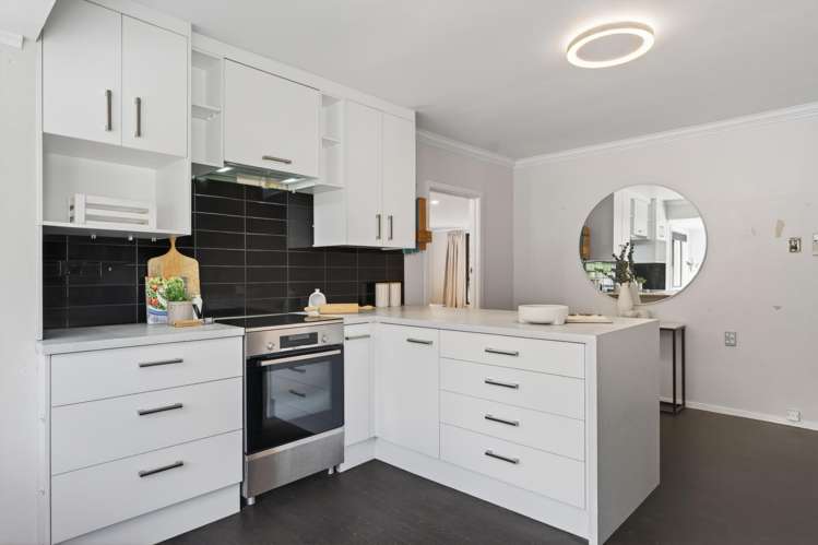 2 Memorial Drive Parahaki_5