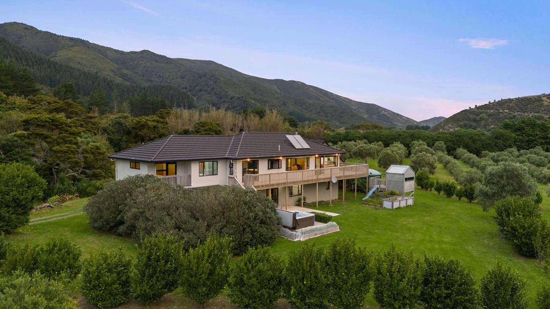 1276 Coast Road Wainuiomata_0