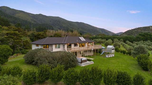1276 Coast Road Wainuiomata_4