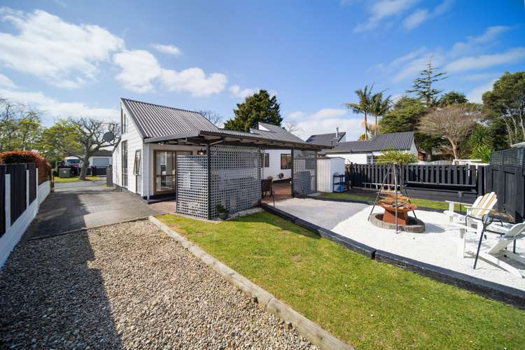 2/2 Corolu Place Conifer Grove_18