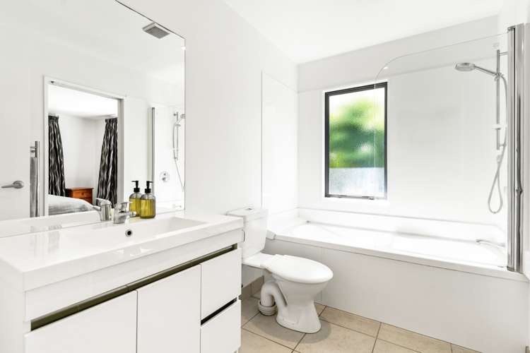 5b Tipene Place Meadowbank_8