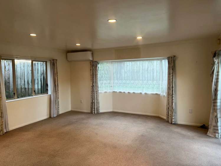 17a Tirimoana Road Te Atatu South_2