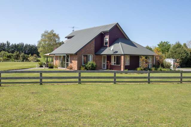 Lifestyle Living With Mountain Views