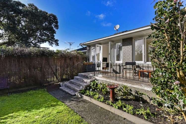 2/12a Sanders Avenue Takapuna_5