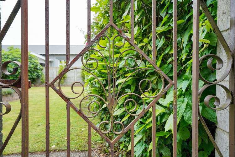 249 Queens Drive Windsor_23