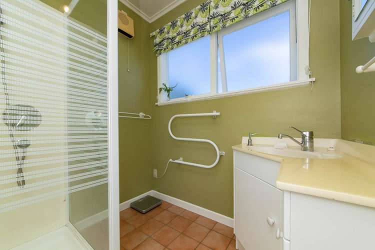 40 Tiroroa Avenue Te Atatu South_14