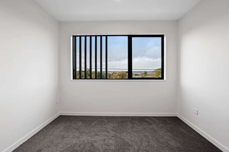 8/196 Royal Road Massey_21