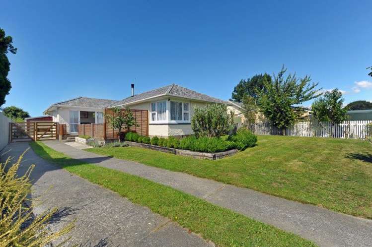 39 Dunstan Crescent Hornby_0