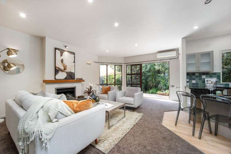 15 North Way Titirangi_3