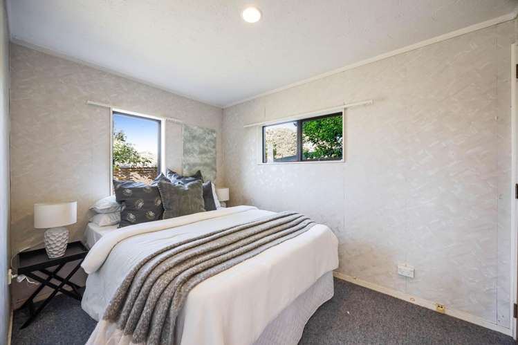 16 Halldene Terrace Red Beach_8