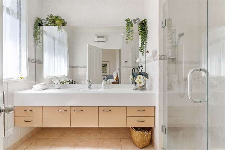 565 Redoubt Road Flat Bush_13