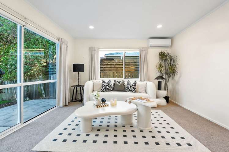 299B Glengarry Road Glen Eden_2