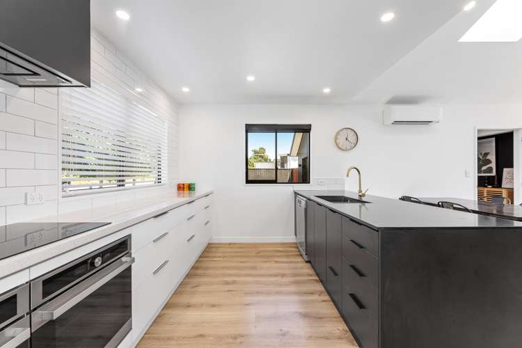 34 Spitfire Drive Burleigh_11