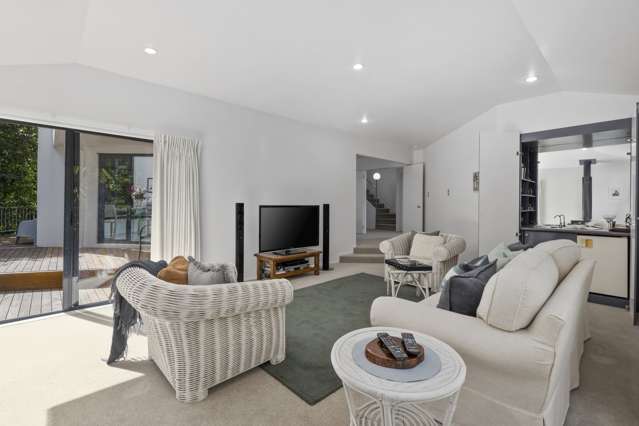 2/15 Wernham Place Northcote_4