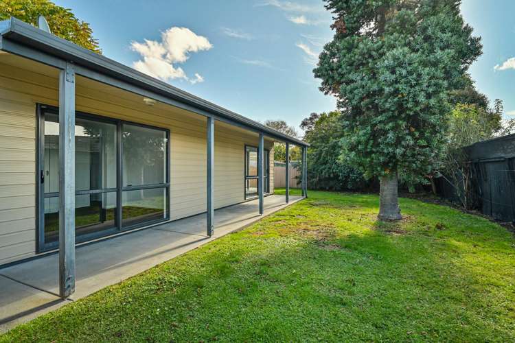 1216A Norfolk Crescent Mayfair_10