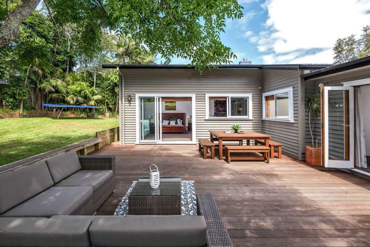 92 Beach Road Mellons Bay_22