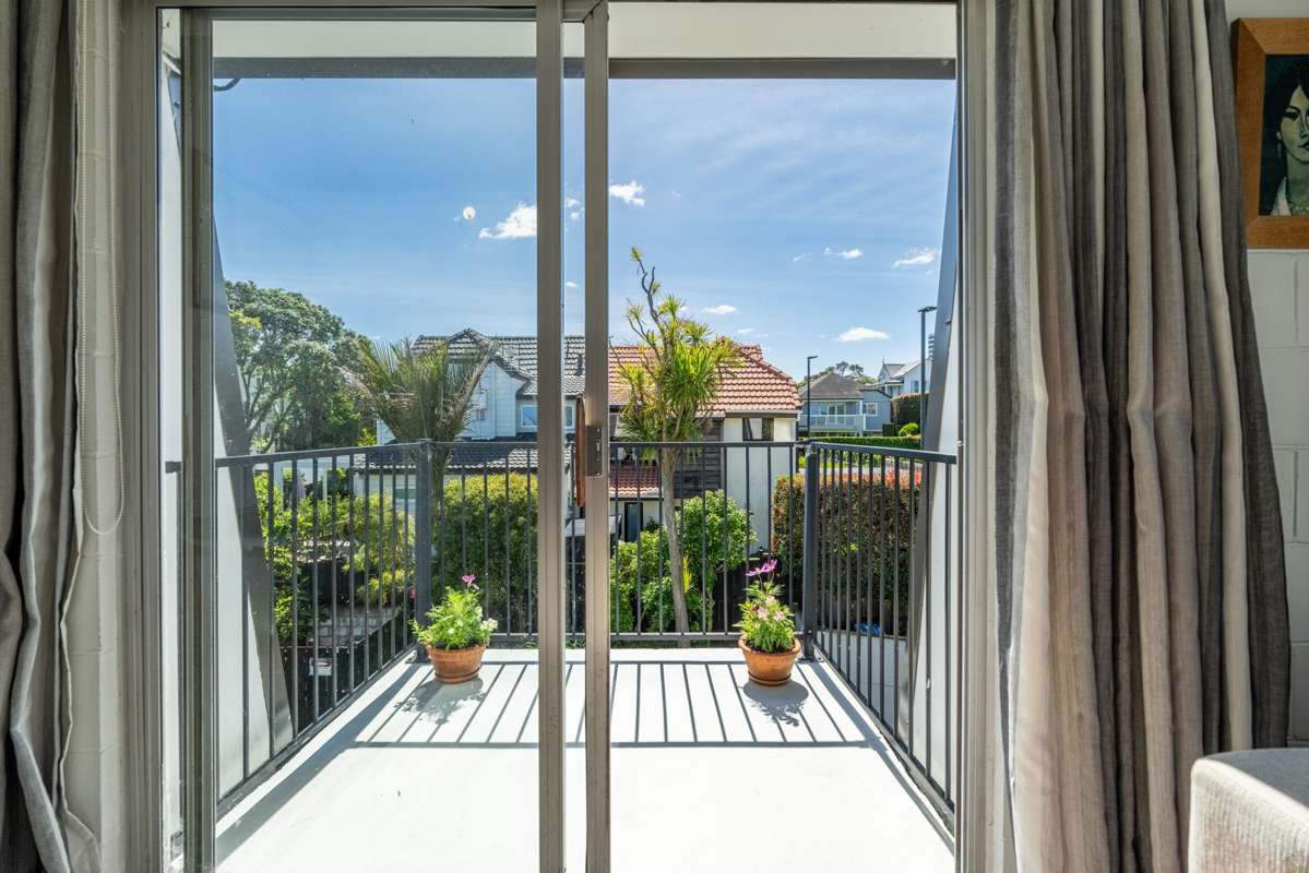 11/24a Hamilton Road_1