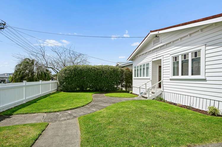 15 Aramoana Avenue Devonport_24