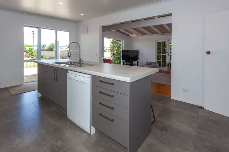 200 The Square Whangamata_12