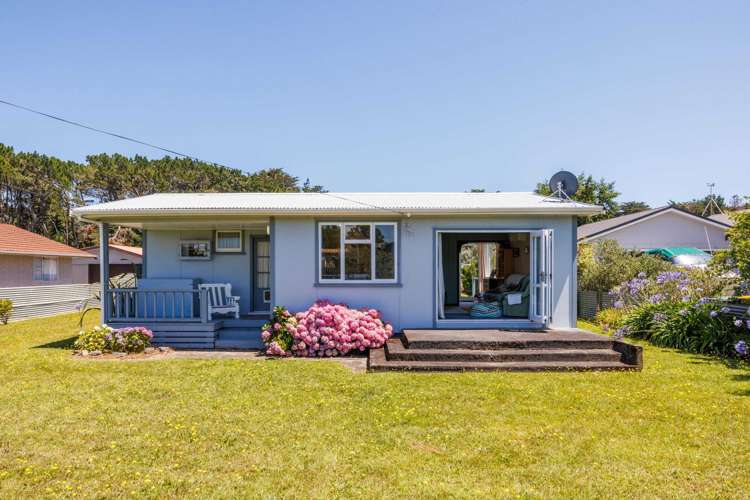 72 Nash Parade Foxton Beach_13