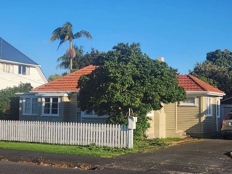 5 Dinniss Avenue Regent_2