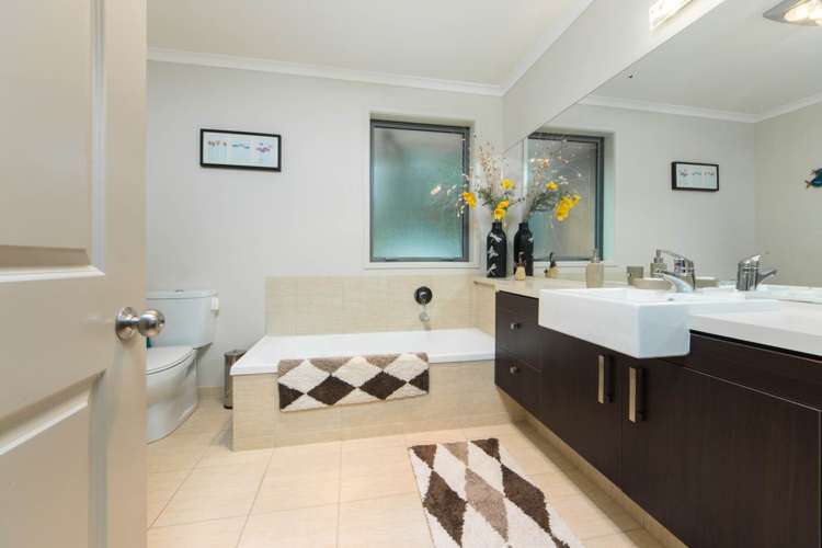 19 Manuka Grove Helensville_7