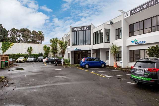 Small office/classroom for lease in Epsom