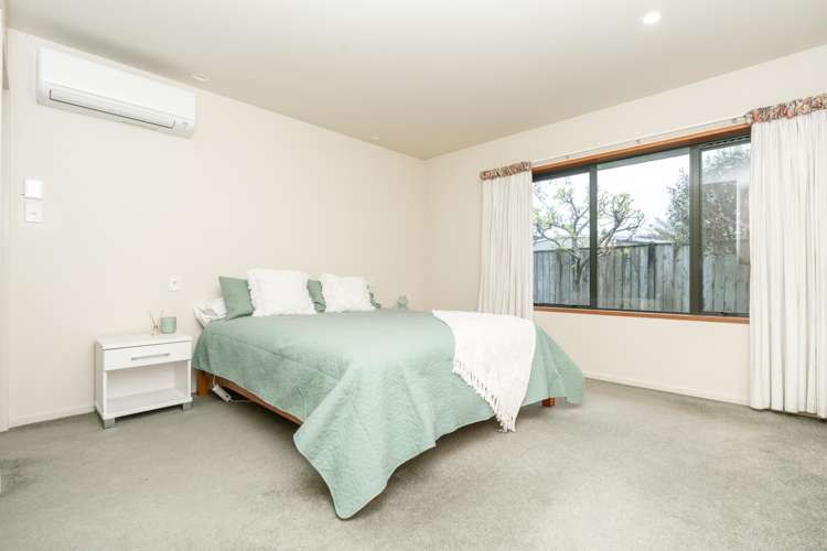 6 Earls Court Hillcrest_17