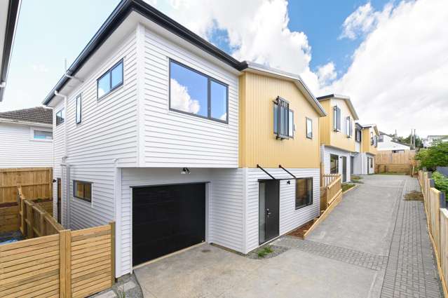 DEADLINE SALE, SPACIOUS & STYLISH HOME