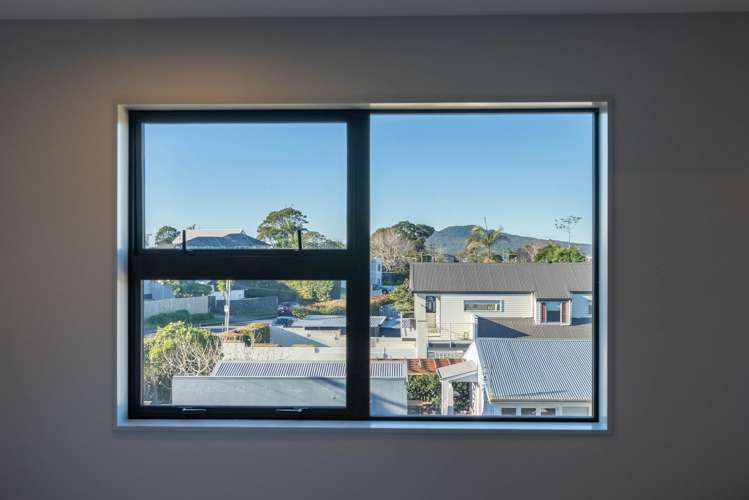 33 Williamson Avenue Belmont_21