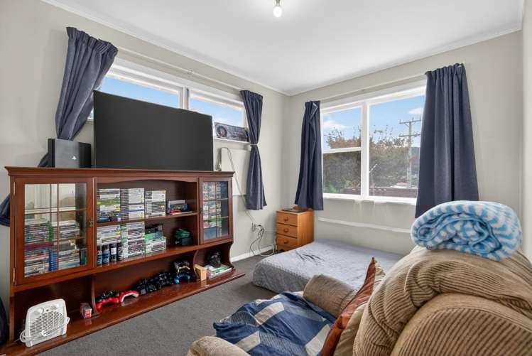 1 Isabel Grove Wainuiomata_6