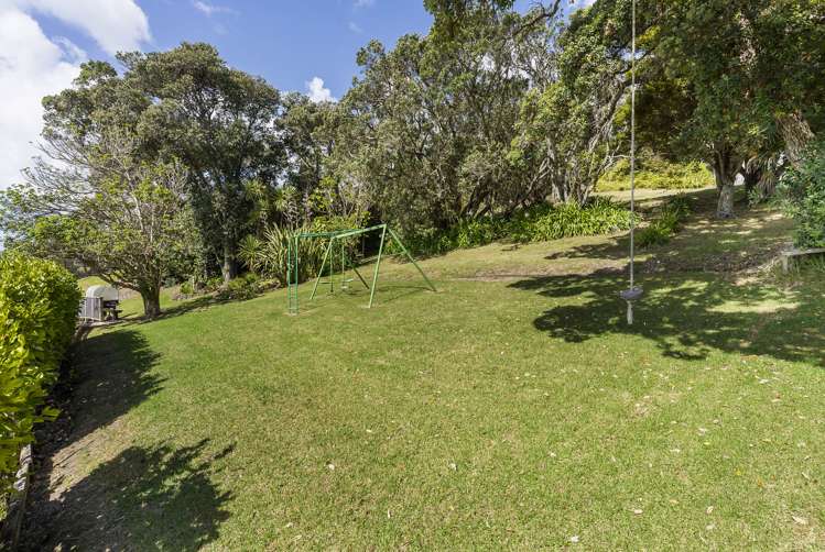 16 Omana Esplanade Maraetai_17