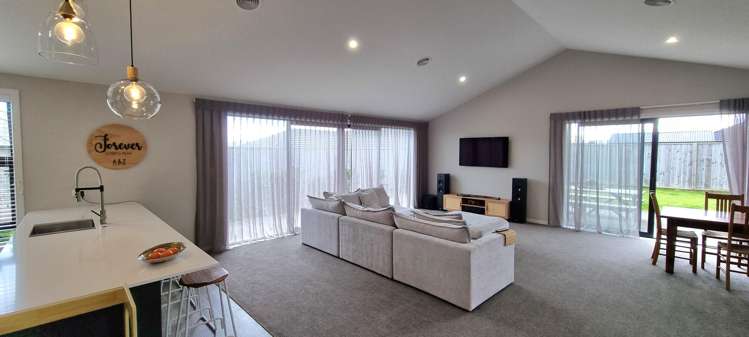 4 Sardinia Grove Fitzherbert_14