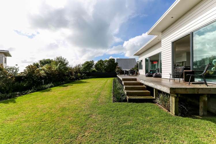 1154 South Road Oakura_3