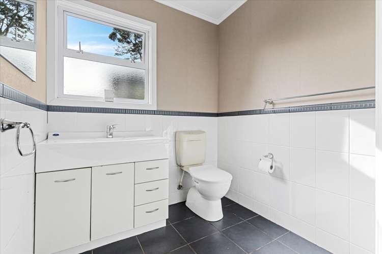 12 Takarei Terrace Mokau_13