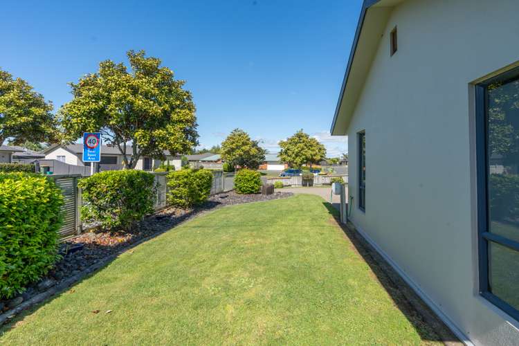 49 Stoneleigh Drive Chartwell_23