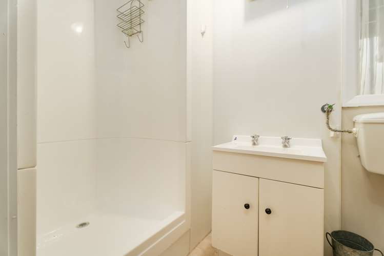 18 Omar Street Khandallah_21