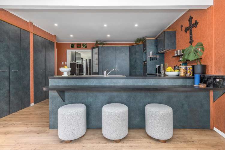 89 Waddington Drive Naenae_7