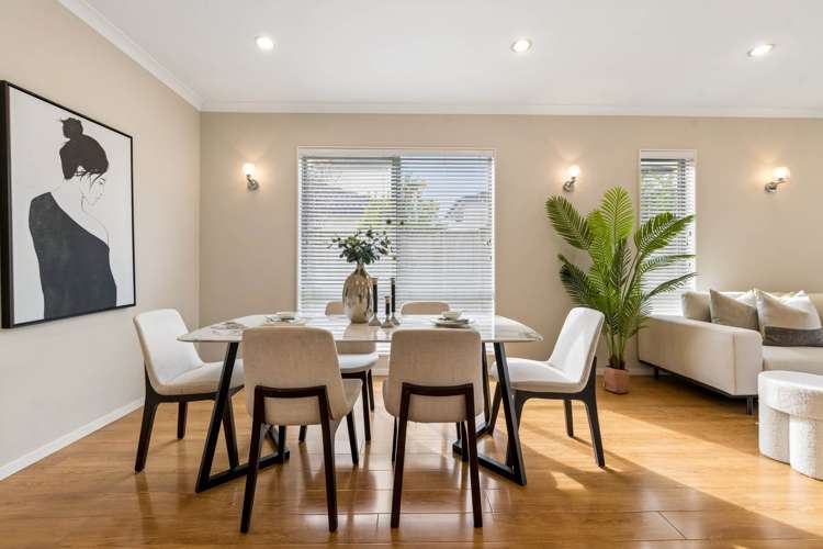 4 Sunglade Grove Flat Bush_12